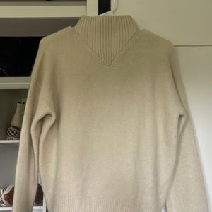 Madewell Xs cream sweater.